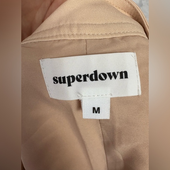 NWT Superdown X REVOLVE Melody Short Cargo Pocket Beige Tan Cream Size Medium - Picture 6 of 8